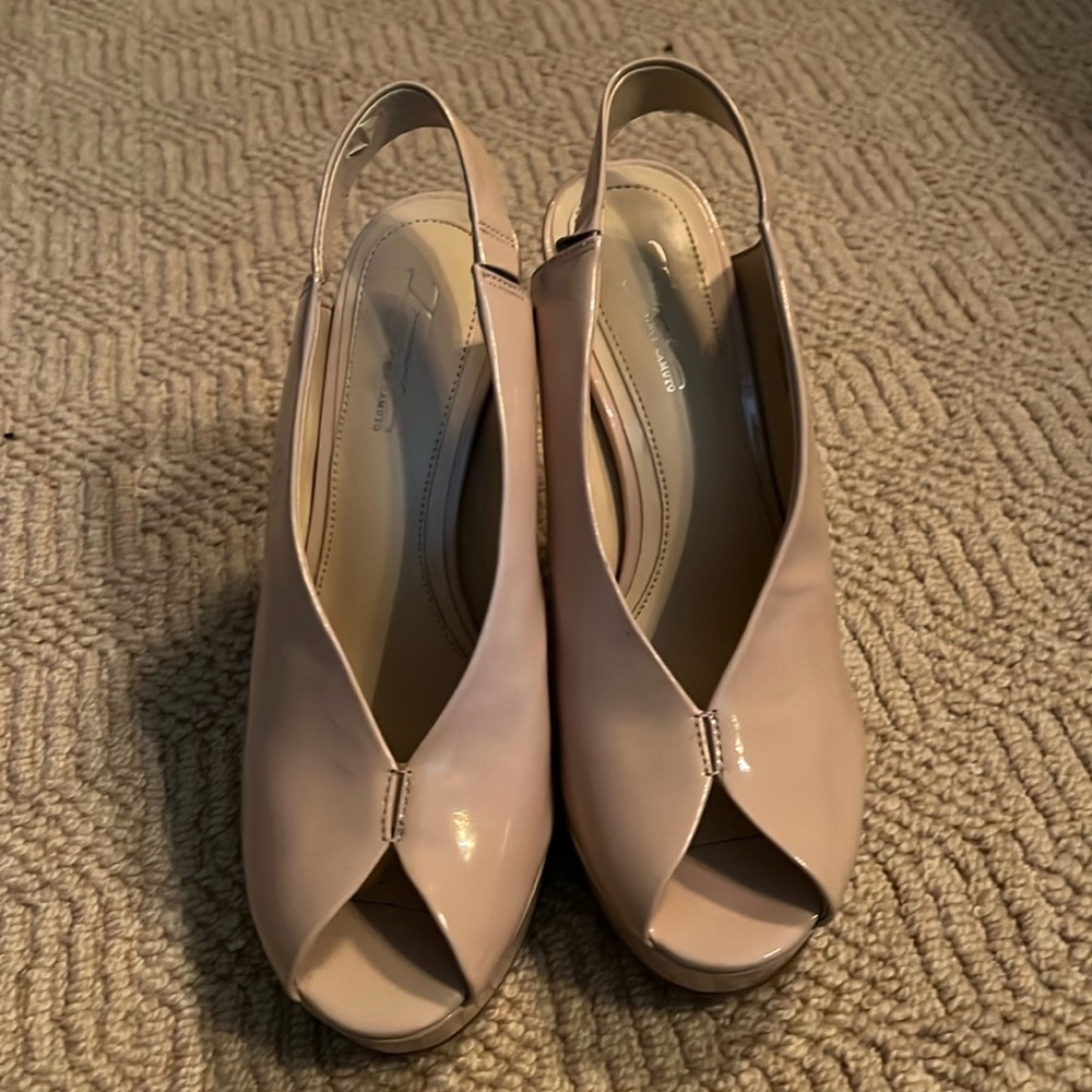 Vince Camuto peep toe platform pumps